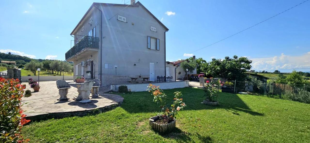 Delizioso Appartamento Collinare Limigiano Екстериор снимка